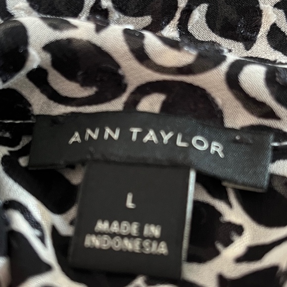 Ann Taylor Tunic/Blouse - Size L -Black and White - Picture 12 of 14